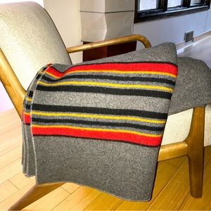 Vintage PENDLETON YAKIMA National Parks Wool camp blanket. Union made in the US